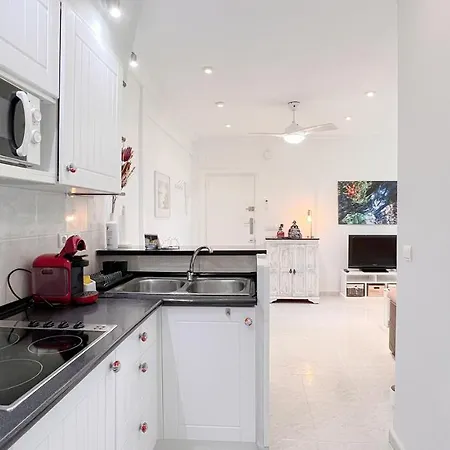 Immaculate 2-bed In