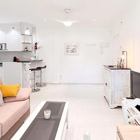 Immaculate 2-bed In Apartment