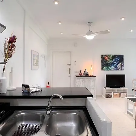 Apartment Immaculate 2-bed In *